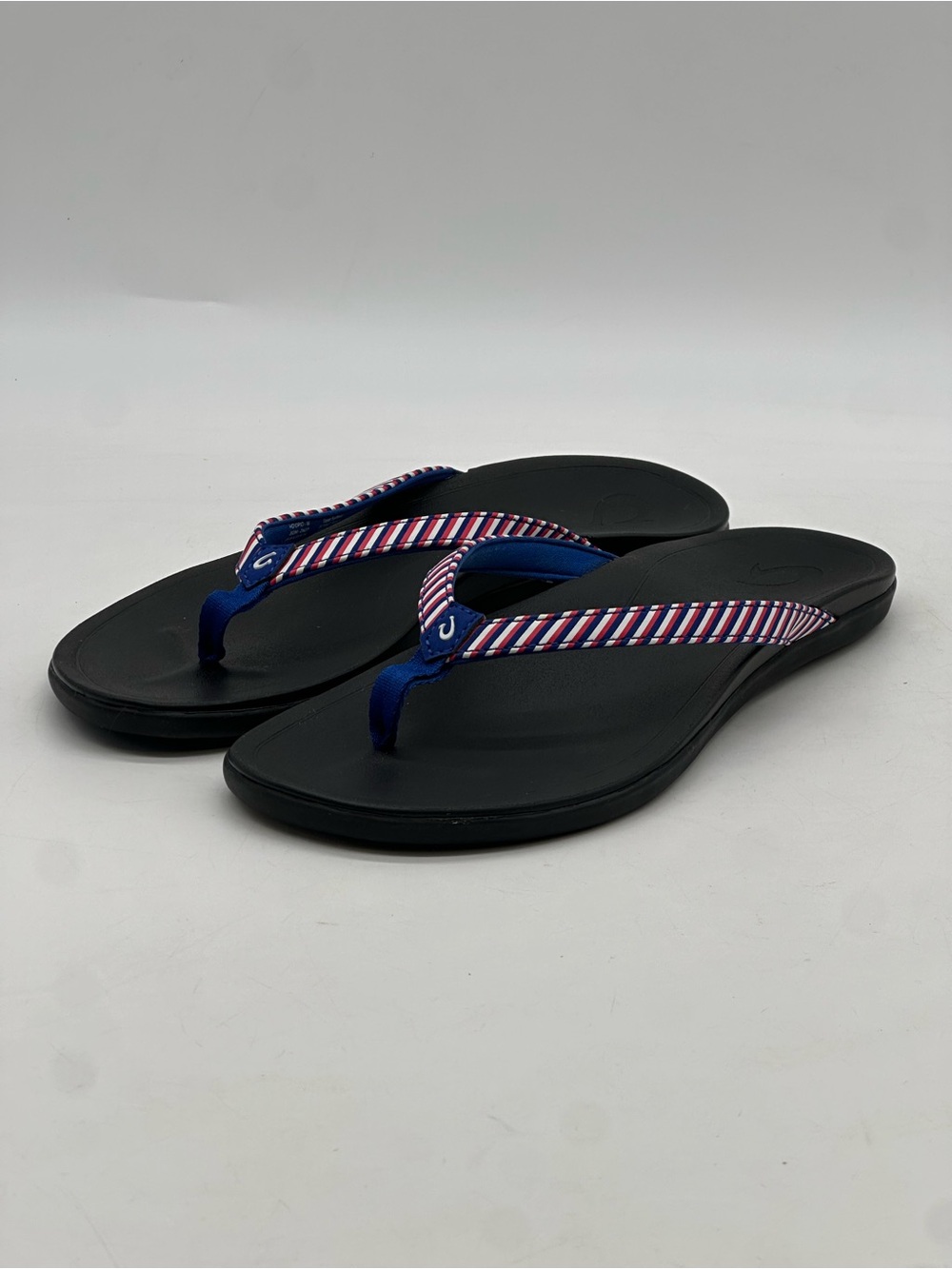 OluKai Ho’opio Slippers. Size 9 - Picture 4 of 10
